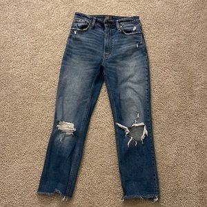 A&F Zoe Natural Rise Ankle Straight Jeans